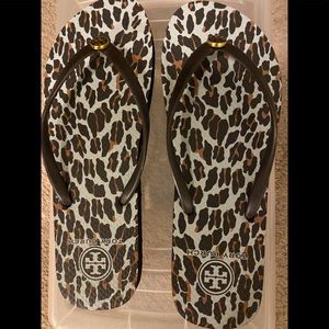 Tory Burch Women Leopard Print Flipflop, Size 9